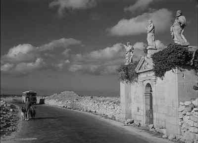 Will you fasten your safety
belts, please, gentlemen? - Malta Story