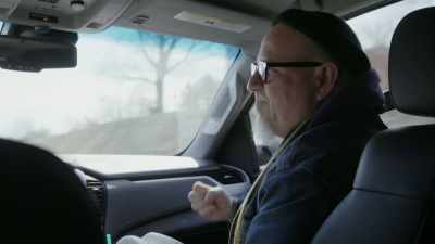 Will you please welcome
Bob Goldthwait and Jo-jo. - Joy Ride