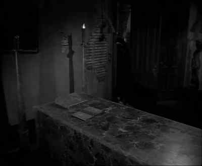 Will somebody please
get that door?
Herman! - The Munsters