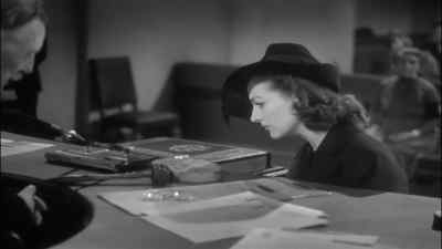 Will the prisoner take off her hat? - A Woman's Face
