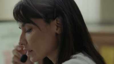 [Willow] But she told me
to answer her phone - My Life Is on the Line