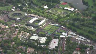 Wimbledon gave him the chance
to equal beyond Borg's record, - Roger Federer: A Champions Journey