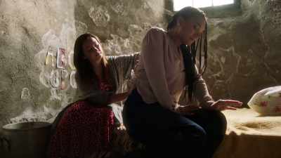 [winces]
- Sorry. Just relax. - Little Girl in the Window
