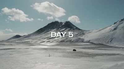 (wind blows)
(contemplative music) - Inside the Mind of a Con Artist