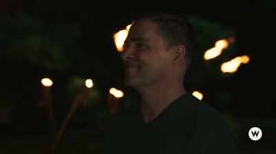-[wind roaring]
-[chuckles] - You Had Me at Aloha