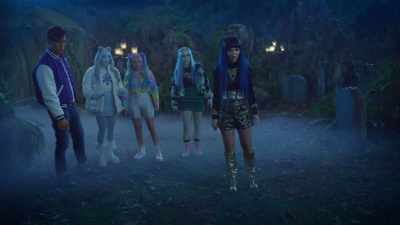 [wind shrieking] - Monster High: The Movie