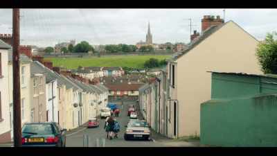 ♪ Wind it up! ♪ - Derry Girls