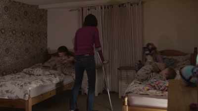 (window slams)
(music settles) - Tooth Fairy: Queen of Pain