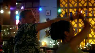 ♪ Wine your body ♪ - Reef Break