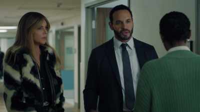 -Winnie, I'm Detective Karadec.
This is Morgan Gillory. - High Potential