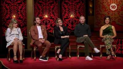 Winning the episode currently,
it's Danielle with 15 points. - Taskmaster
