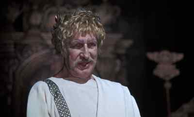 Wisdom and goodness to
the vile seem vile. - Theater of Blood