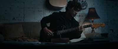 ♪ Wishful thoughts
of growing older ♪ - A Hundred Lies