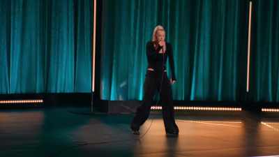 ...with a dance - Iliza Shlesinger: Hot Forever