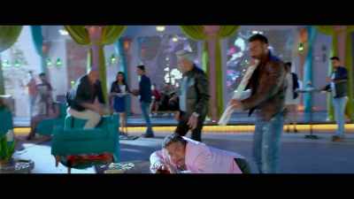 ...with a huge amount of money - Total Dhamaal