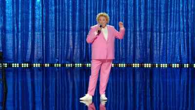 ...with a random family in between us, - Fortune Feimster: Crushing It