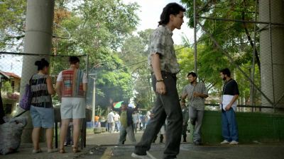 With all the cops on the street,
it was easy to forget... - Narcos