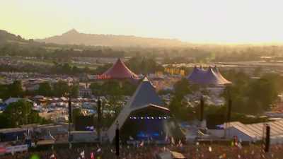 With crowds
swelling to 300,000, - This Is Pop