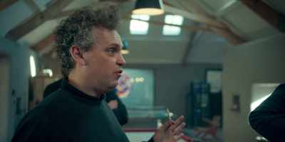 With full vocals. Everything...
Damon's done every song. - blur: To the End