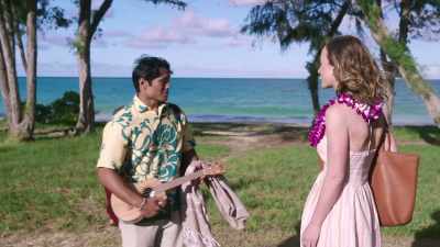 - With that kupuna.
- Kupuna? - Romance in Hawaii
