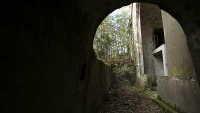 With no facade, - Secret Nazi Ruins