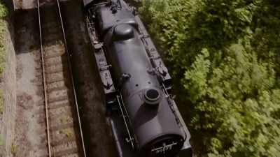 With over 100 tonnes
of time train behind me. - Great Rail Restorations with Peter Snow