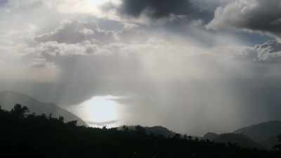 With over 15 tropical storms
battering the Caribbean each year, - Tiny World