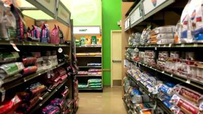 With profits as their main goal, - Pet Fooled
