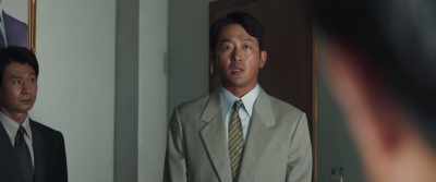 With the hostage takers
between the Korean government - Ransomed