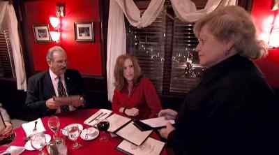 With the restaurant packed, - Kitchen Nightmares