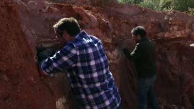 With the trace disappearing,
along with morale... - Outback Opal Hunters