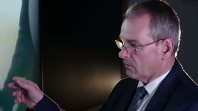 Within his bedroom,
just over this side, - Killers: Caught on Camera