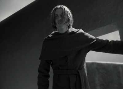 Within this three mile may you see
it coming, I say, a moving grove. - The Tragedy of Macbeth