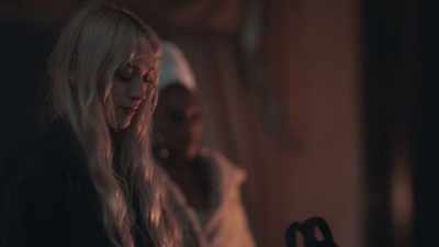 Without her-
ROZ: Without her actually hearing us, - Living for the Dead