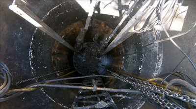 Without properly
removing the waste
and disinfecting the pump, - Sewer Divers