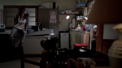 [Wolf howling] - The Originals
