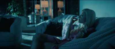 WOMAN 1 [ON TV]:
Answer me, please. - Clawfoot
