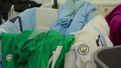 [woman 2] Socks, knickers, gloves,
under armors, everything. - All or Nothing: Manchester City
