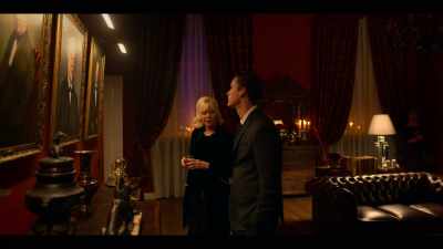 [WOMAN CHUCKLES] - Young Wallander