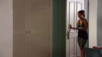 Woman:
Come on in. - Jane the Virgin