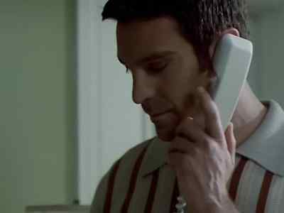 [Woman]
Front desk. Can I help you? - The Pretender
