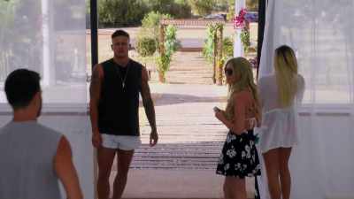 WOMAN:
Kady's gonna be getting sick. - Love Island
