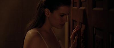 WOMAN Ls Tamara home - The Strangers