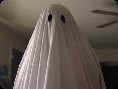 [woman] No, no, no, no. Si, no. - A Ghost Story