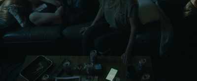 [woman on cell phone]
Relax to eight hours - Replicator
