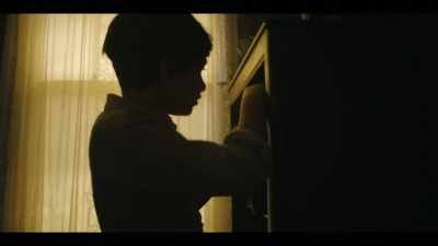 -WOMAN: (OVER PHONE) Operator.
-Operator, I want to make
a long distance - The Plot Against America