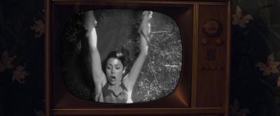 (WOMAN SCREAMING) - Monstrous