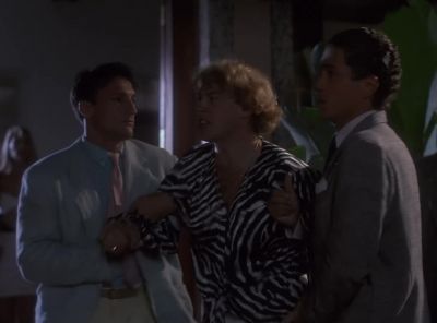 (WOMAN SCREAMING) - Miami Vice
