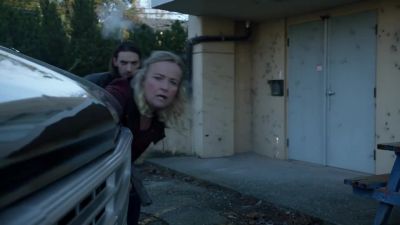 [woman screams] - iZombie