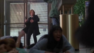 (woman screams) - The X-Files